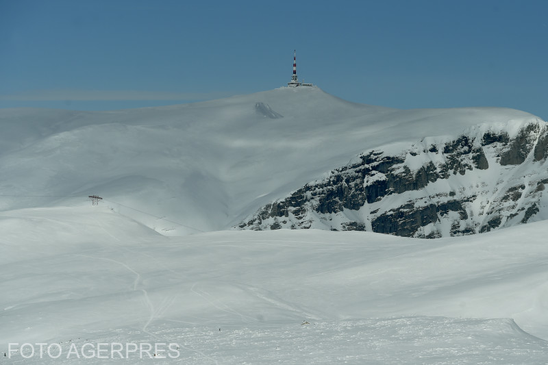 Cel mai gros strat de zăpadă din țară se înregistrează la Vârful Omu, în Munții Bucegi