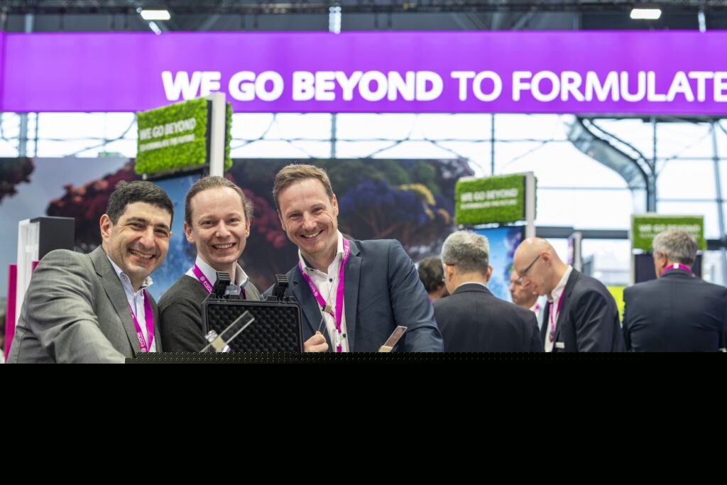 Evonik develops a new debonding-on-demand technology for sustainable adhesive solutions