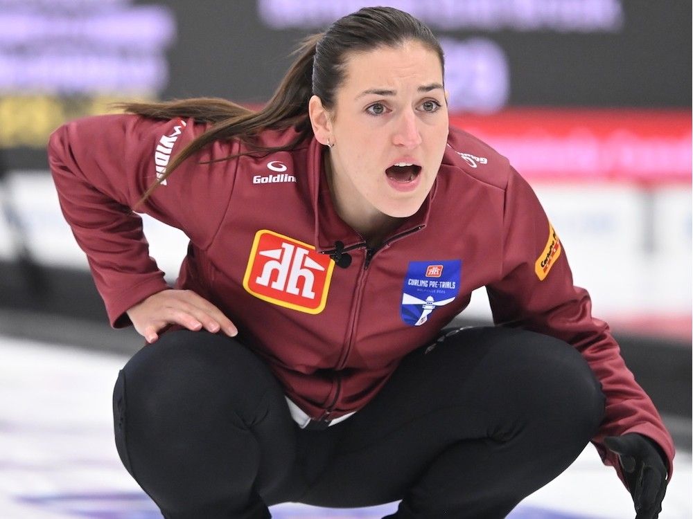 Day 7 at the Scotties: Manitoba's Beth Peterson shifts to finally find success in curling circles