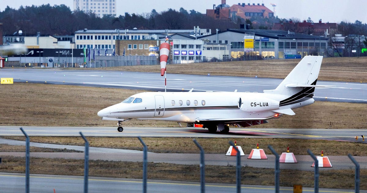 Insändare. Samhällets hantering av privatjet är absurd