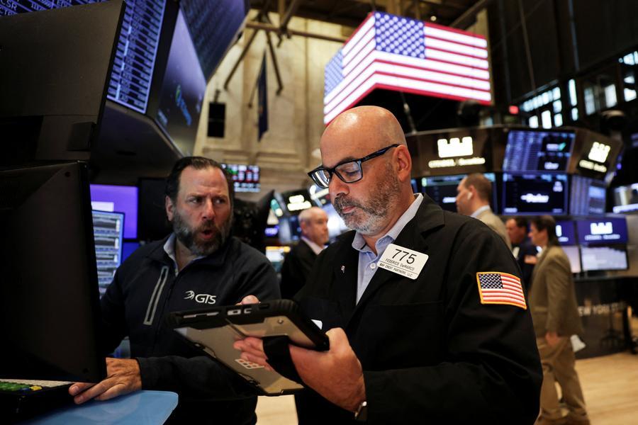 Stocks grind higher, markets mull U.S. shutdown impact