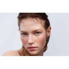 H&M Beauty Expands Base Category with Multi-Use BB Face Sticks