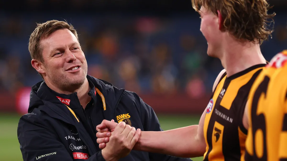 Hawthorn coach Sam Mitchell addresses reports Hawks are preparing for Fremantle’s famed Wharfie Time
