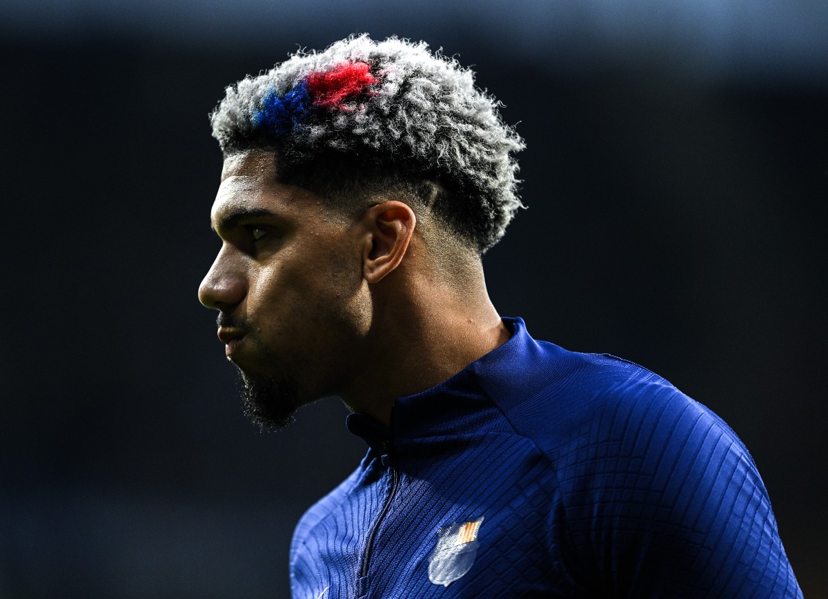 Romano hints Liverpool could yet add new right back to Araujo move