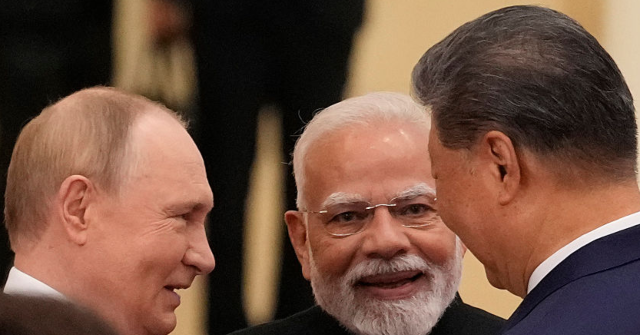 India Tops Russian Oil Buyer List, Resumes Direct Flights with China as U.S. Trade Talks Stall
