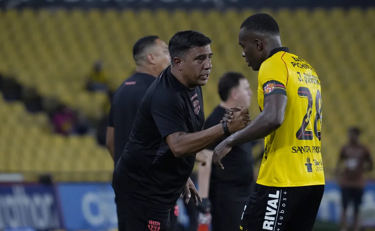 El exjugador de Barcelona SC que aplaudió la salida de César Farías