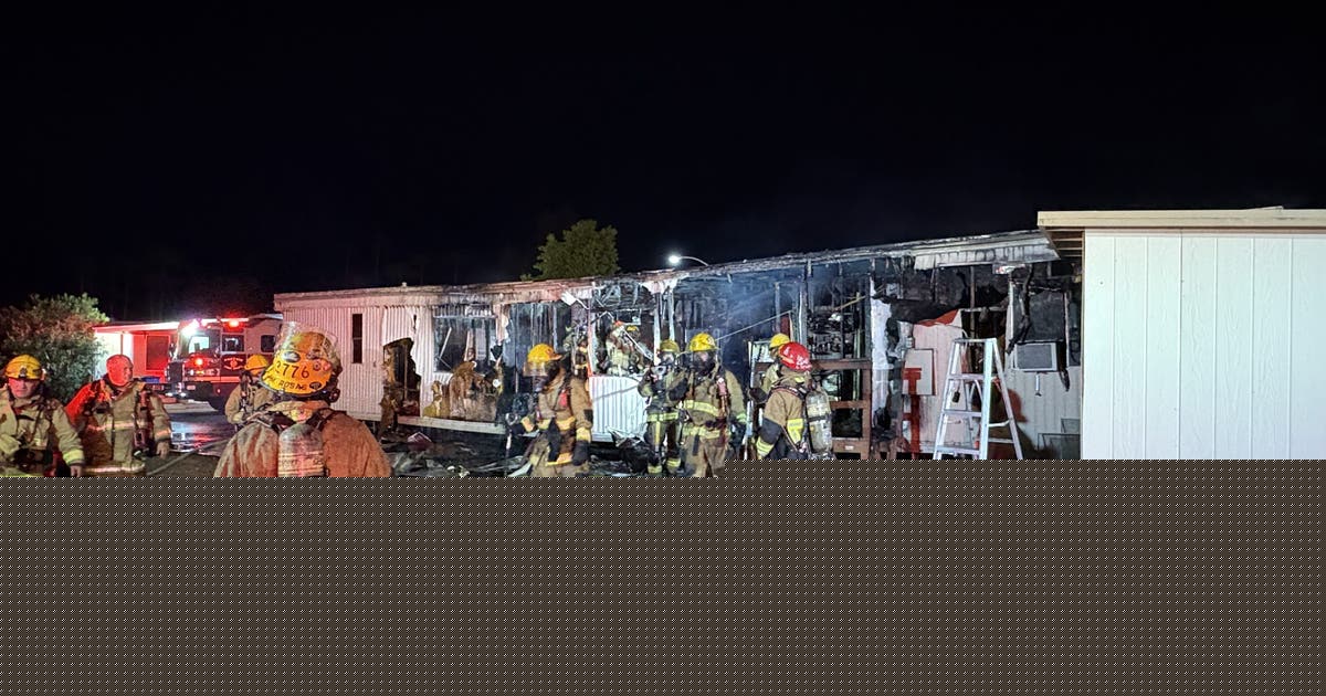 Phoenix mobile home fire leaves 1 displaced