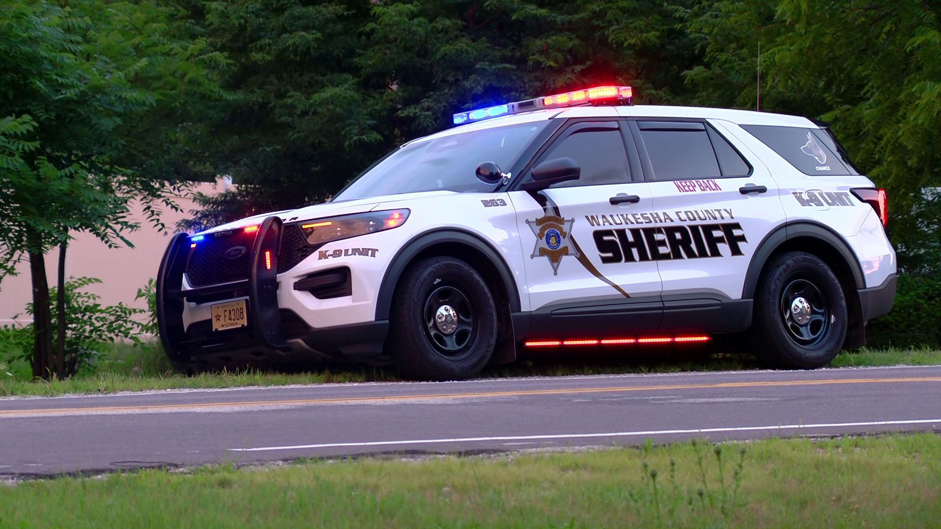 41-year-old man arrested after domestic incident, brief standoff in Pewaukee