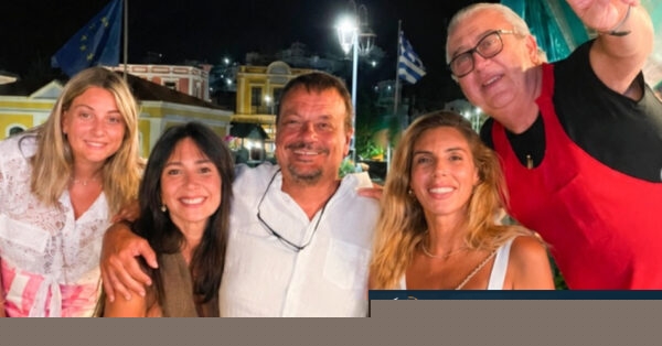 Αταμάν: Ελληνικό γλέντι στη Σύμη με… σπάσιμο πιάτων (vid)
