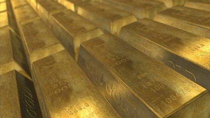 Gold Prices Hit Record High Above $5,500 as Iran Strike Fears Fuel Safe-Haven Demand