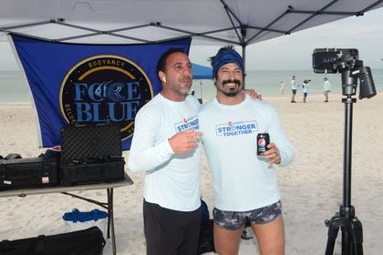 Ex Pateador de la NFL Martín Gramática Nombrado Hombre Hispano del Año en Tampa