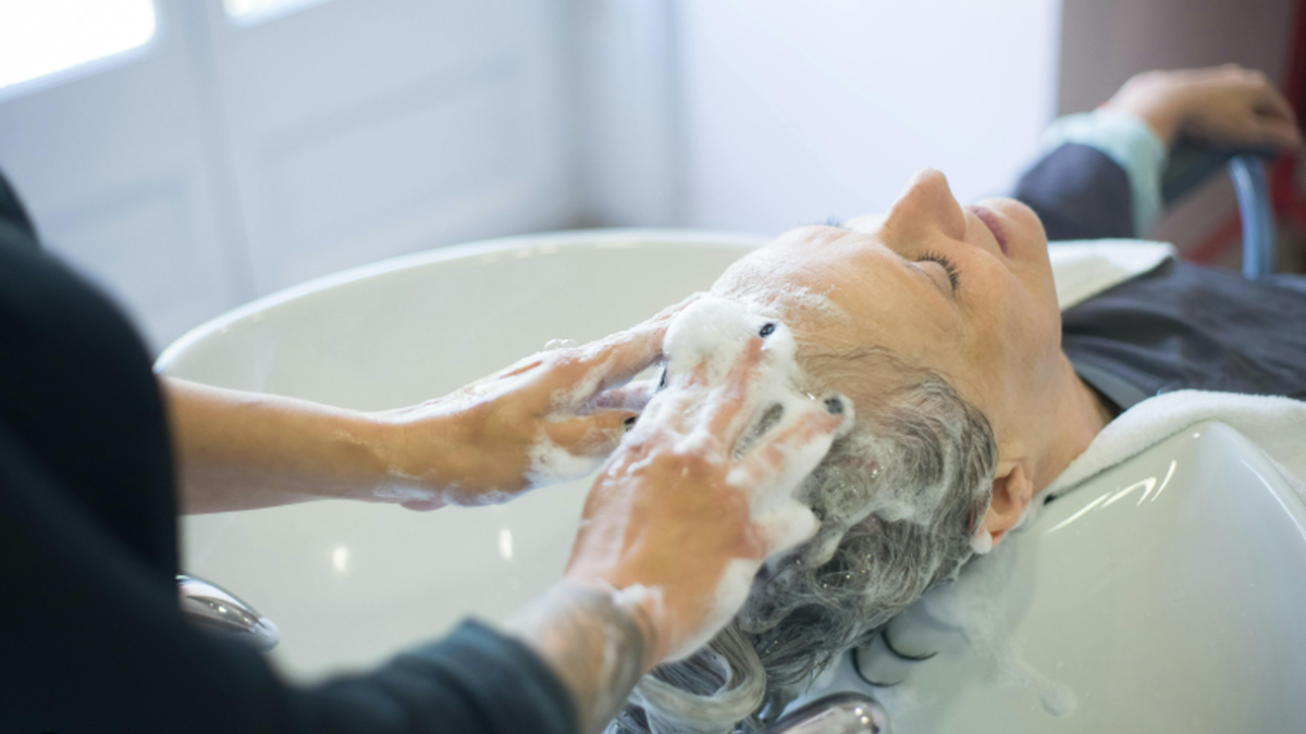 Le calvaire d’une coiffeuse : des "geysers" d’excréments sortent des bacs à shampoing et "éclaboussent tout le salon"