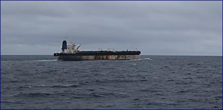 EU povolila konfiskaci a prodej ropy z tankerů, které porušují sankce proti Rusku