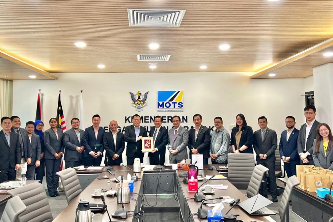 Direct AirBorneo flights under discussion as Sarawak, Perak explore transport collab