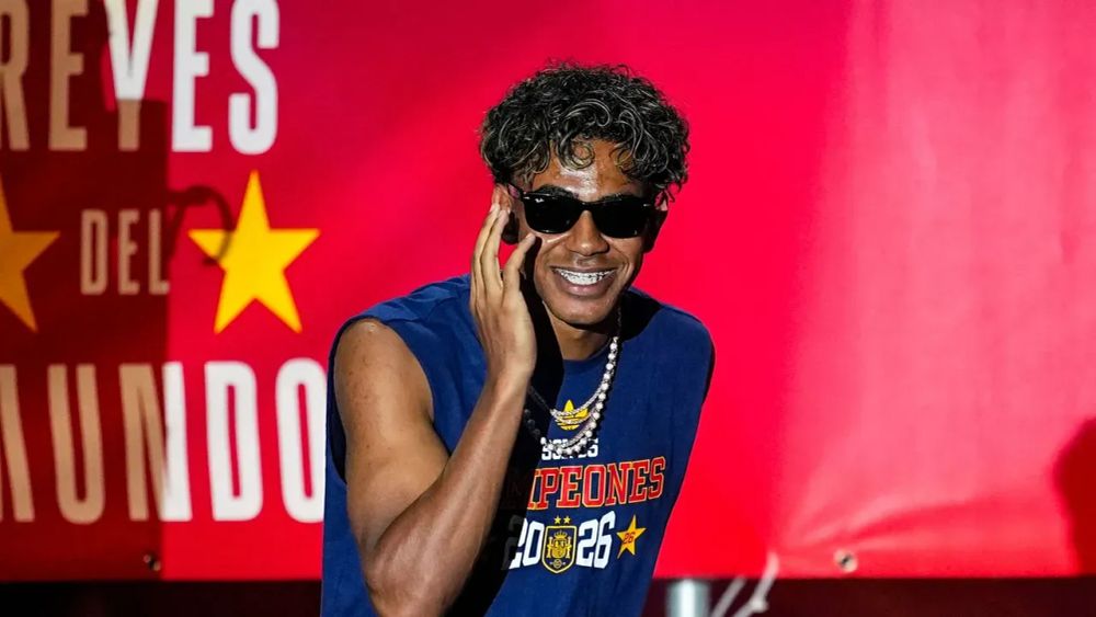 Lamine Yamal's iconic Ray-Bans: The must-have sunnies