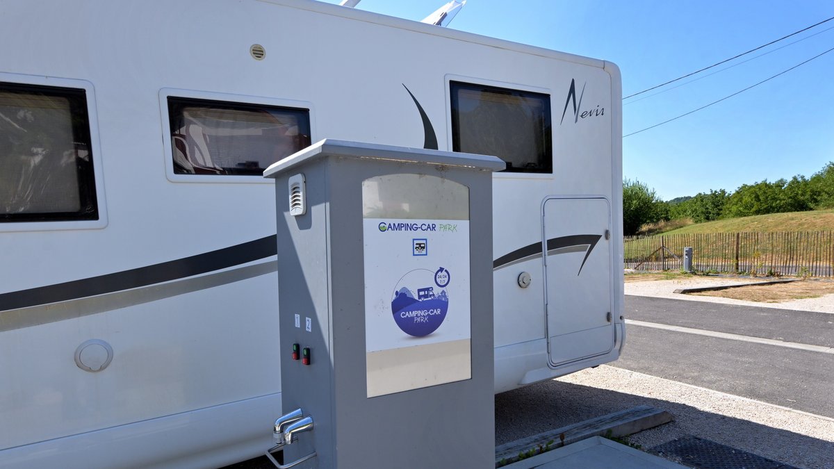 Vols de camping-cars et d’outillage pour un préjudice d’un million d’euros : trois à huit ans de prison ferme pour les malfaiteurs