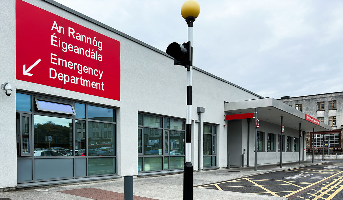Teen sisters forced to jump from third-storey window to escape Galway house fire