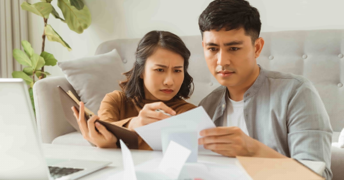 An HSBC report revealed that over half of Singapore's Gen Z investors prefer overseas exposure, as their confidence in meeting medium-term financial goals dropped from 73% to 48% this year.