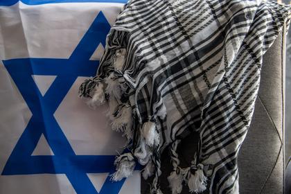 A new kaffiyeh policy is designed to help divided Jews pray together. Is this the Jewish future?