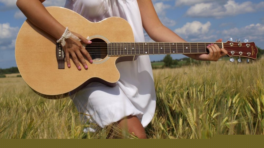 Hailey Whitters to embark on ‘Corn Queen Tour’ in support of new album