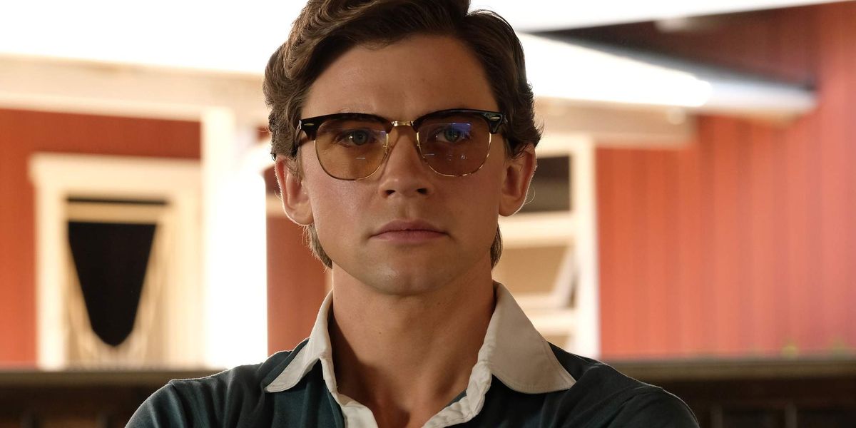 ​Igby Rigney rocks tight white briefs in sexy viral video