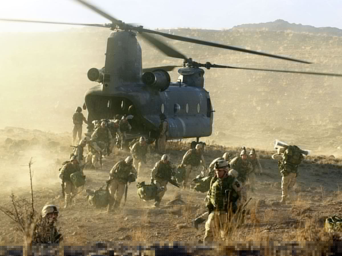 Σχόλιο στο ΣΑΝ ΣΗΜΕΡΑ – 7 Οκτωβρίου 2001: Operation Enduring Freedom, οι ΗΠΑ μπαίνουν στο Αφγανιστάν από τον/την theoman