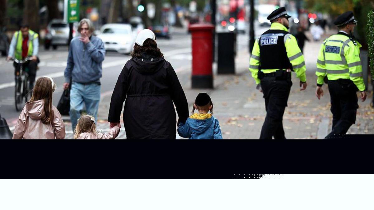 Antisemitism towards Jewish children 'shocking', government expert tells BBC