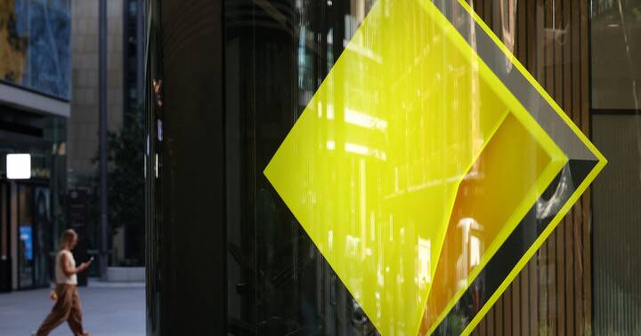 'Urgently working to fix': Commonwealth Bank customers face major outage