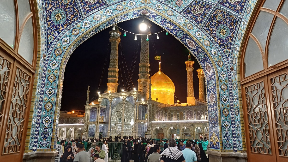 Khamenei Makes Unannounced Visit to Qom Shrines, Sparking Speculation