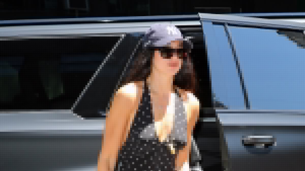 BLU_A128772963.jpg