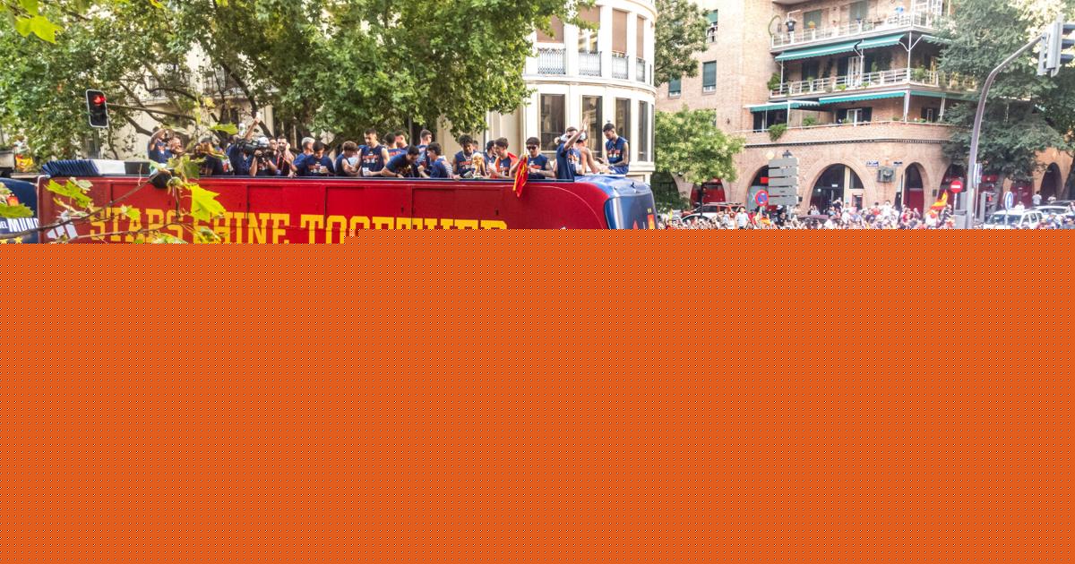 Spain’s World Cup champions return home for royal welcome and parade in front of almost 2 million