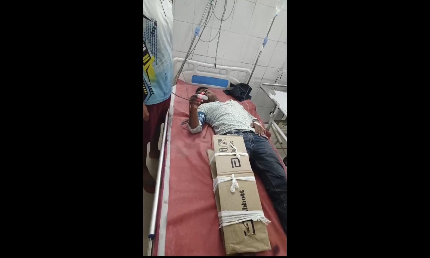 Cardboard used as splint for fractured leg at Bihar Hospital, viral video sparks outrage