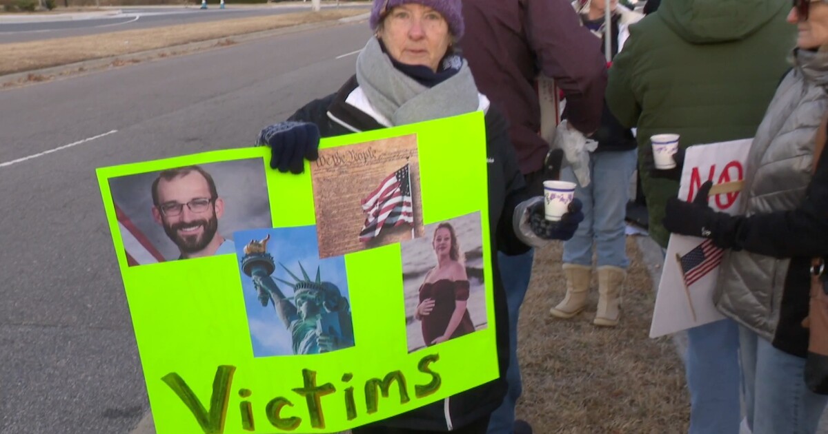 Vigil in Chesapeake draws attention to deadly federal agent shootings in Minneapolis