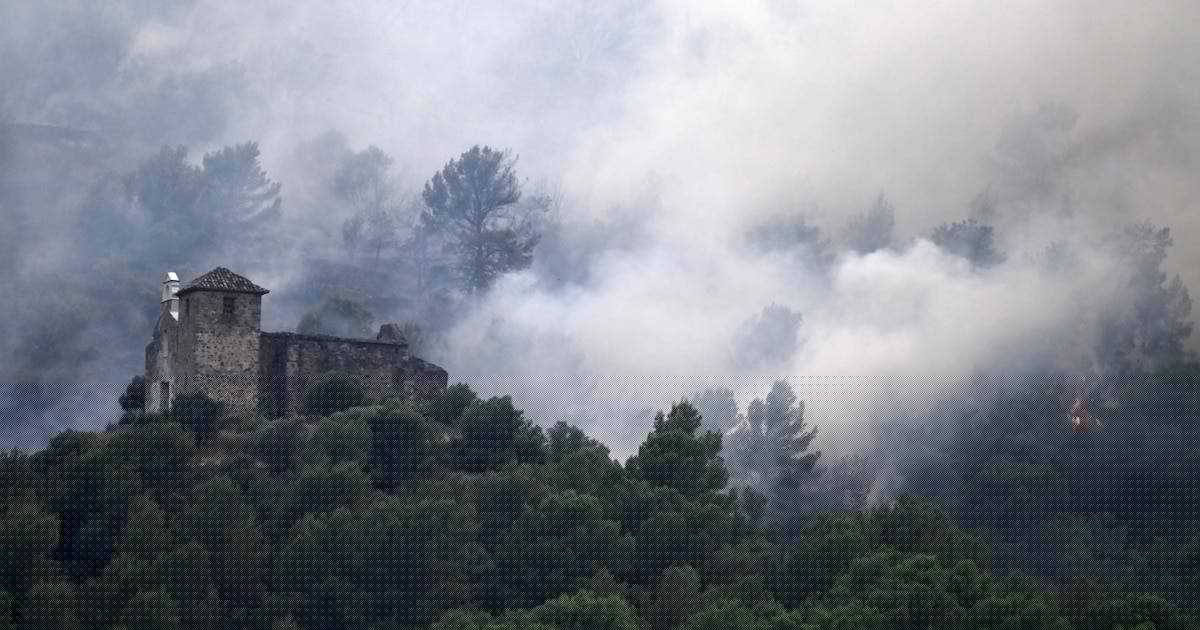 DIRECT - Incendies en Europe: le feu est "toujours stabilisé" en Gironde, des évacuations en Espagne et en Grèce