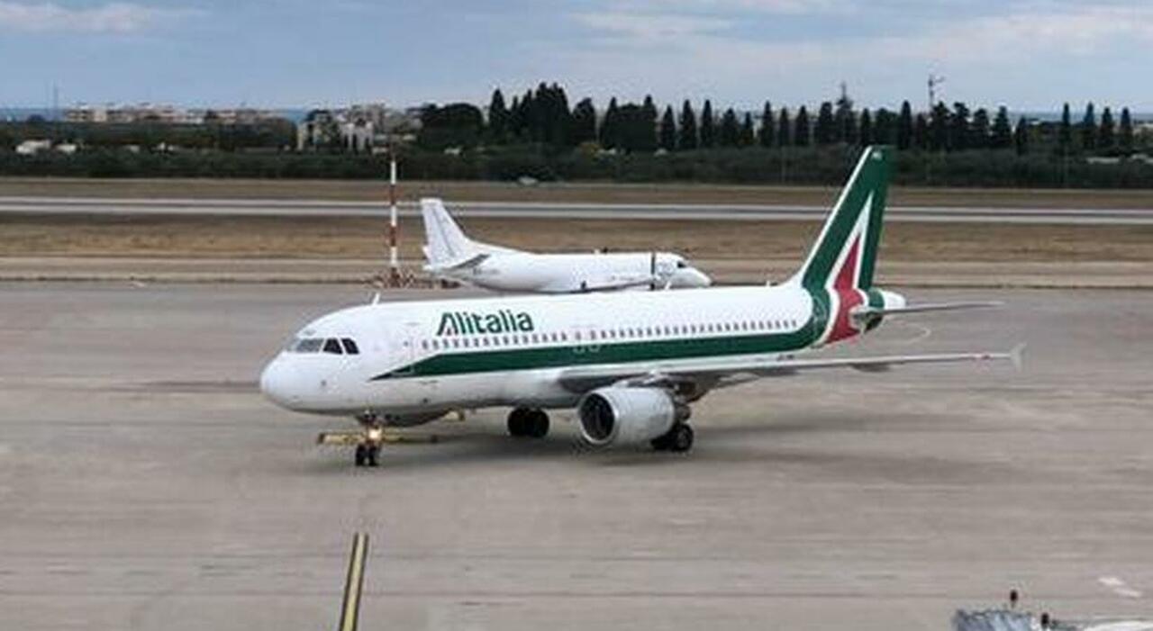 Trasporti, cancellato un altro volo da Brindisi a Roma: «Continua l?isolamento»