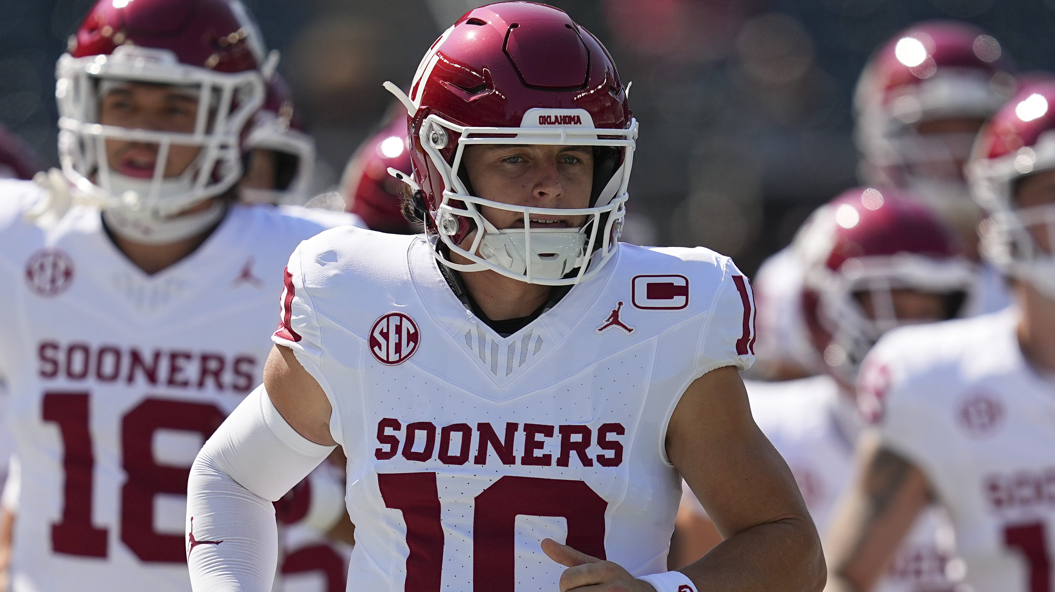Viral Message Board Post Sparks Wild John Mateer Rumor Ahead of Oklahoma-Texas Clash