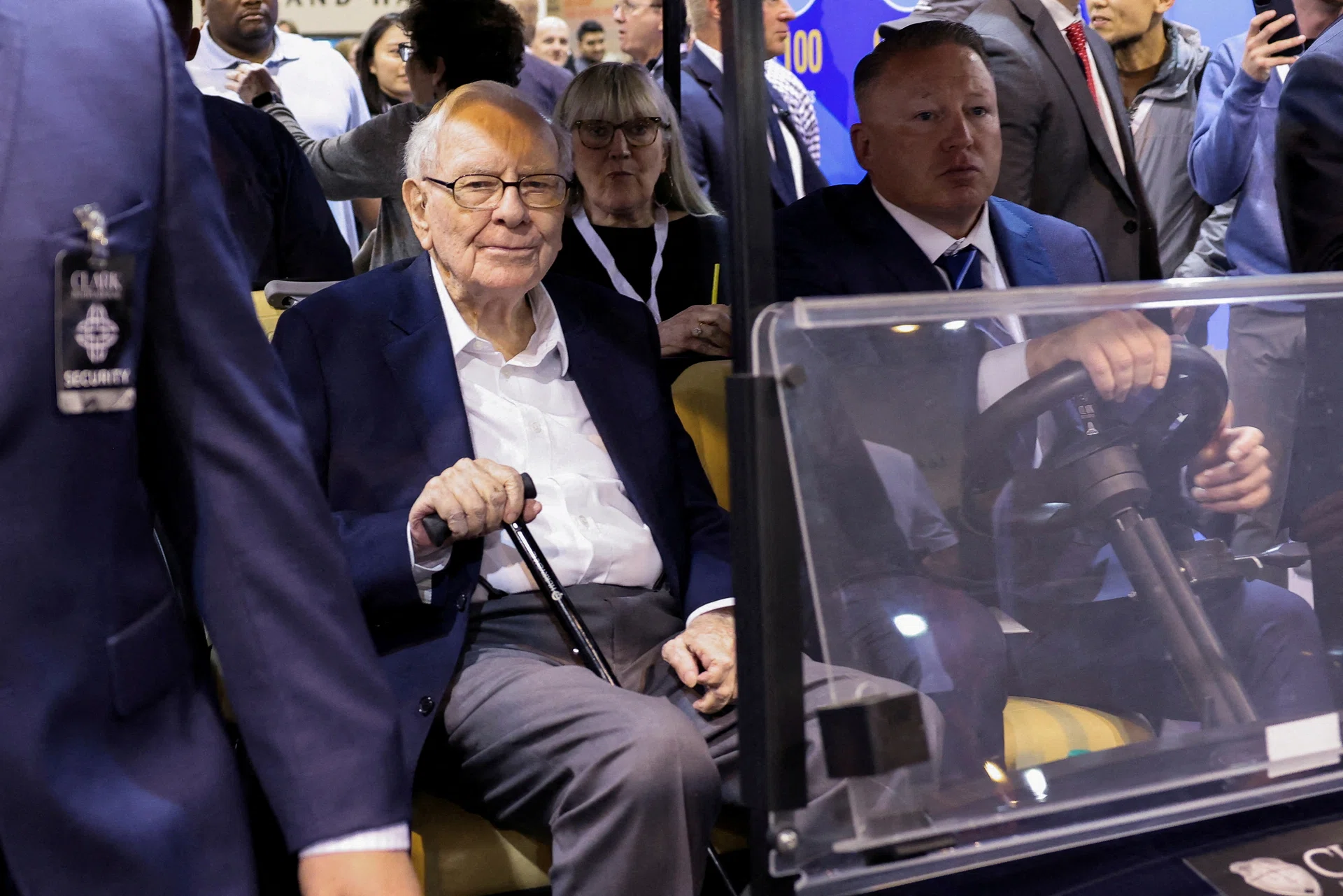 Berkshire accelerates buybacks, lowers cash stake as profit tops forecasts