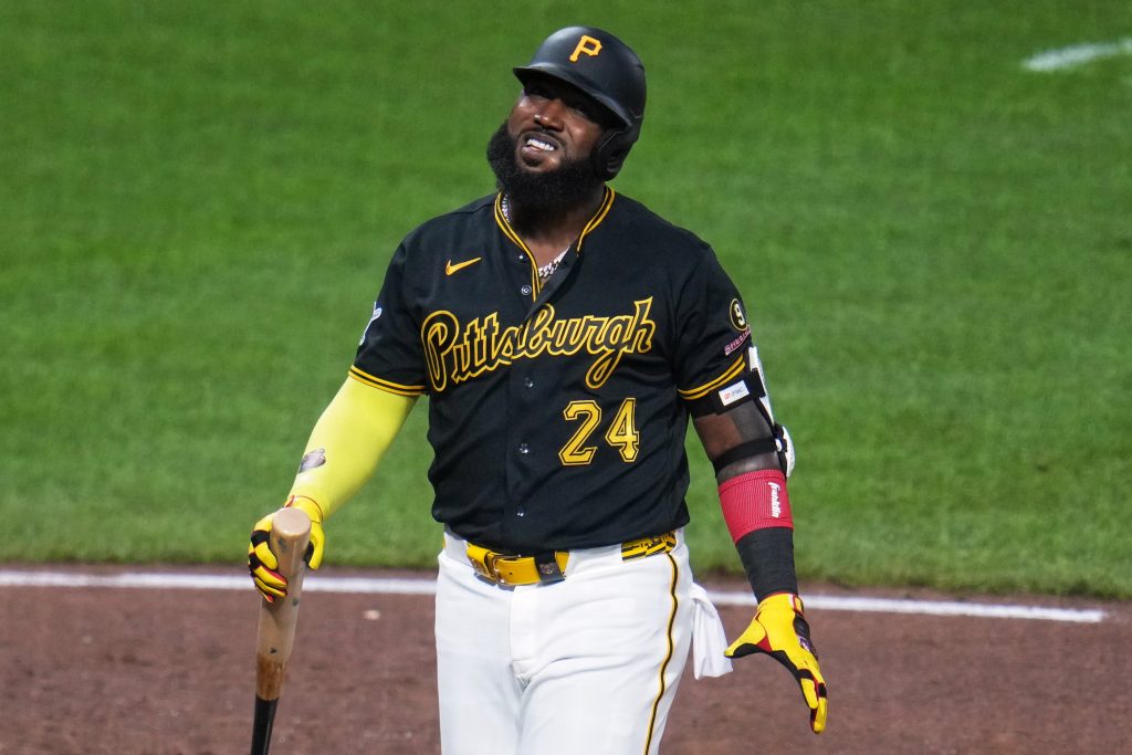 Pirates to release Ozuna, promote Simon