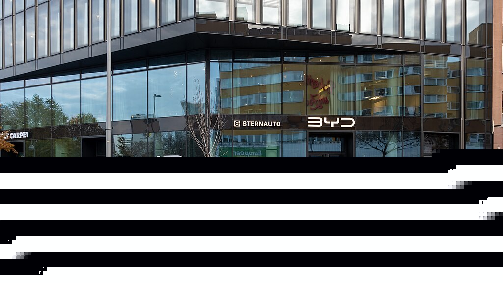 BYD Targets 20% of Global Sales from Exports in 2025 Amid International Expansion