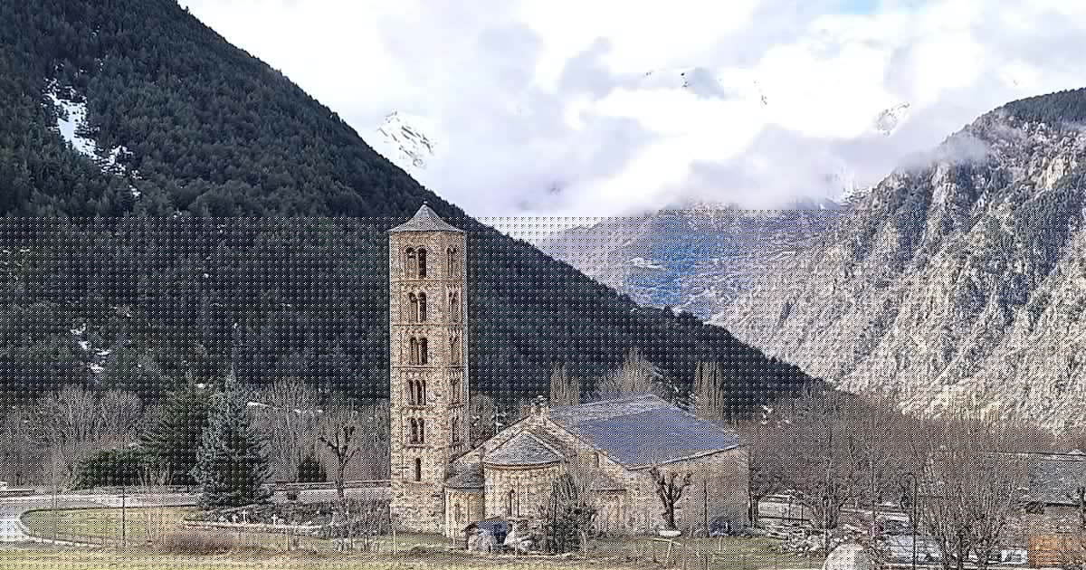 Surpris par les orages dans les Pyrénées, deux randonneurs frappés par la foudre et hospitalisés en urgence