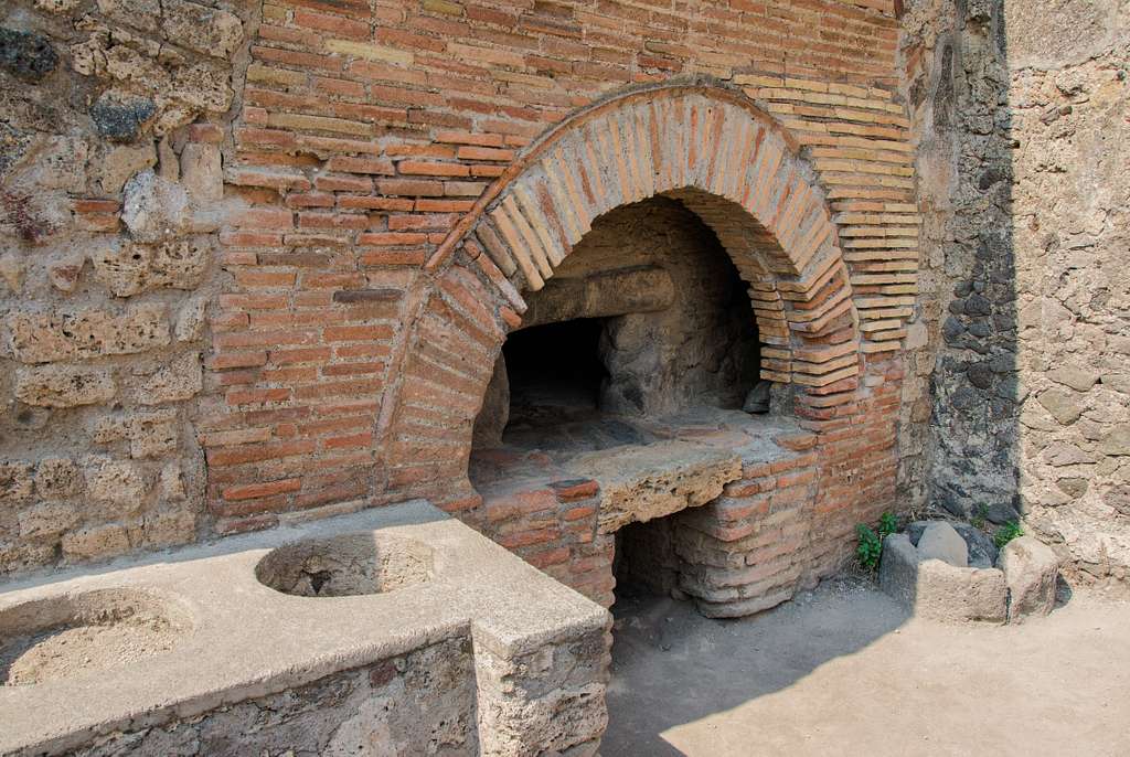 The Ancient Greek Baker Who Invented the Professional Oven