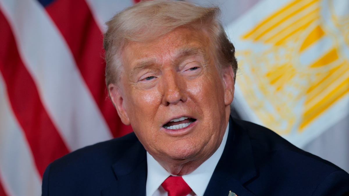 Donald Trump just joined forces with Democrat governors in a shocking bipartisan move against rapid AI expansion