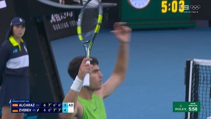 Alcaraz waves his hands at winning point