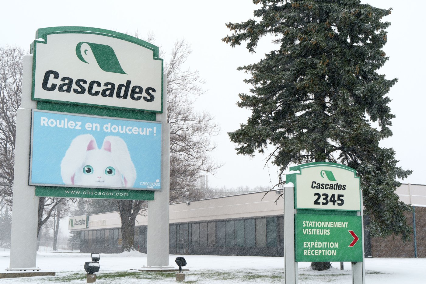 Cascades selling packaging plant to Richmond-based Crown Paper Group in a deal worth $65.5M