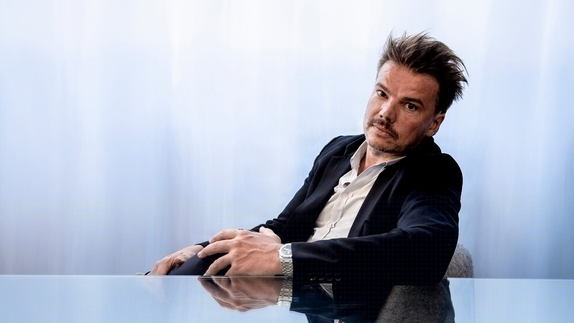 Bjarke Ingels’ firma tegnede masterplan for saudisk megaprojekt. Nu kan Danwatch afsløre ulovlige og farlige arbejdsforhold