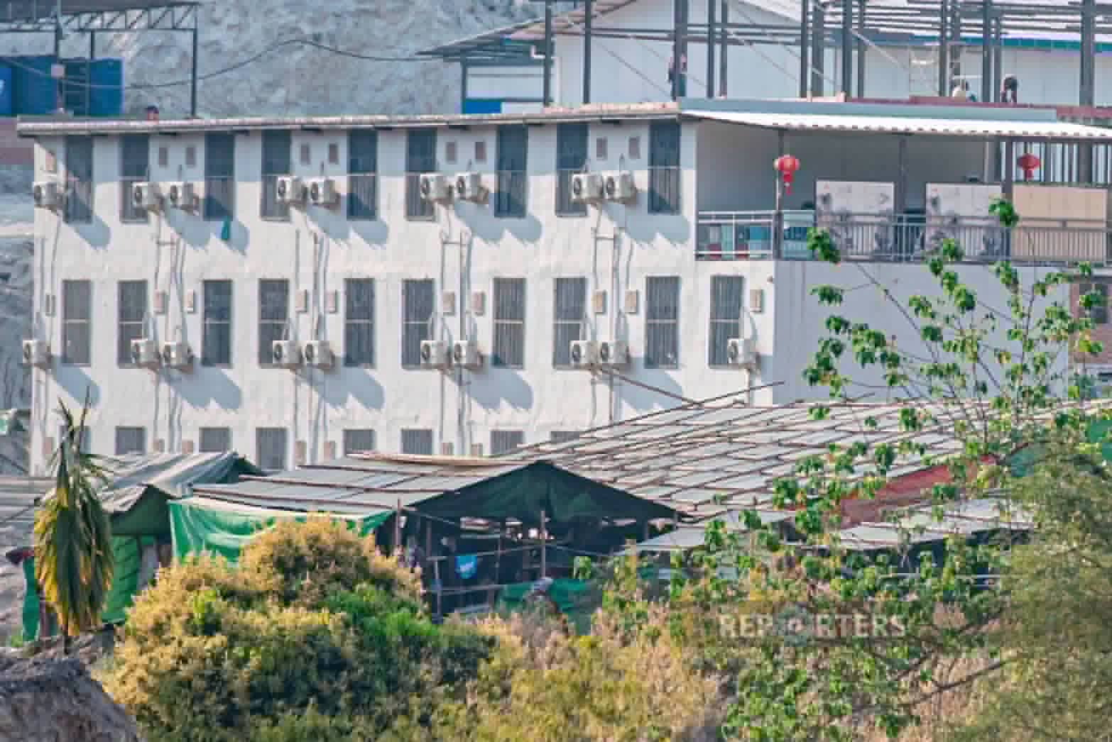 Thousands of Foreign Telecom Scam Workers Relocate Amid Junta Airstrikes in Myawaddy