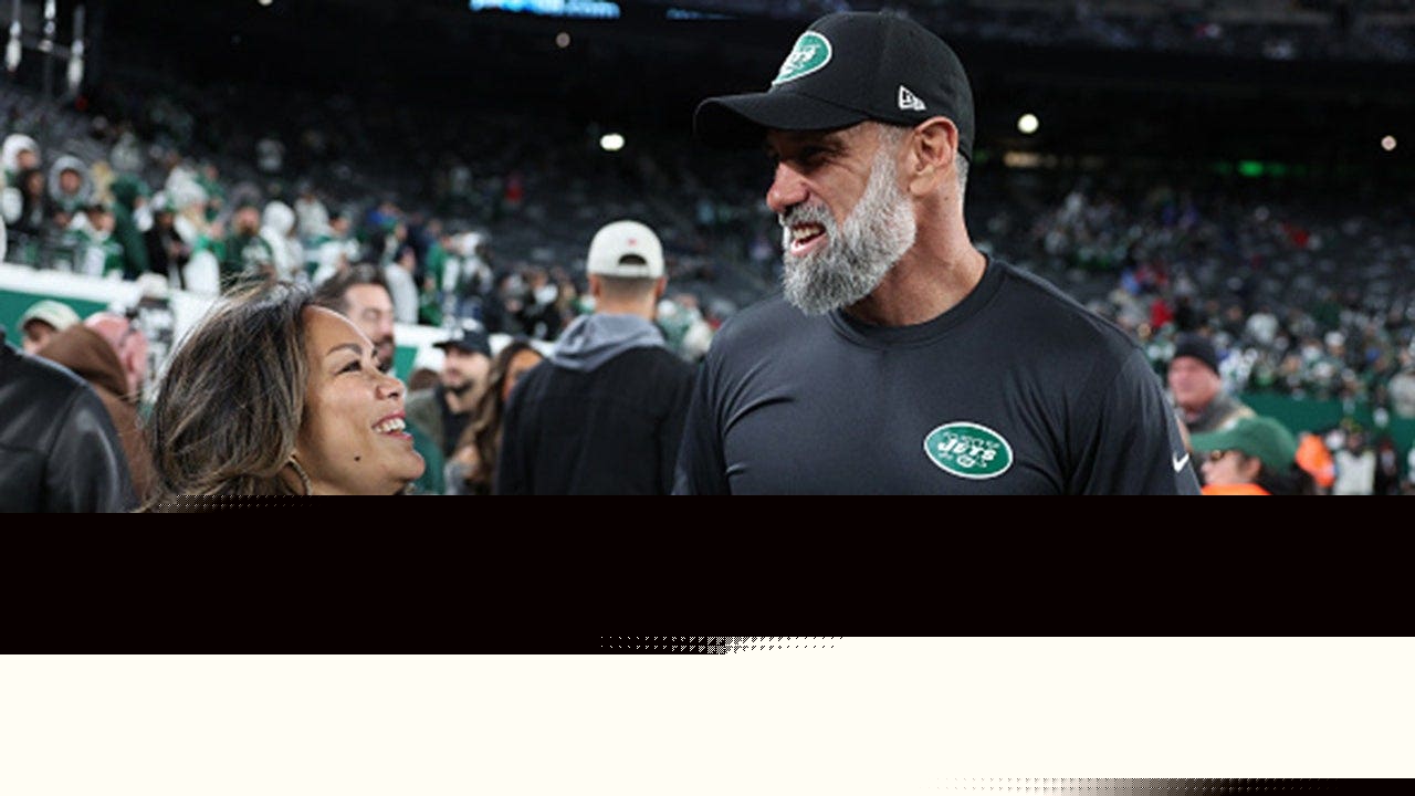 Falcons announce defensive coordinator Jeff Ulbrich's wife Cristina died after battle with cancer