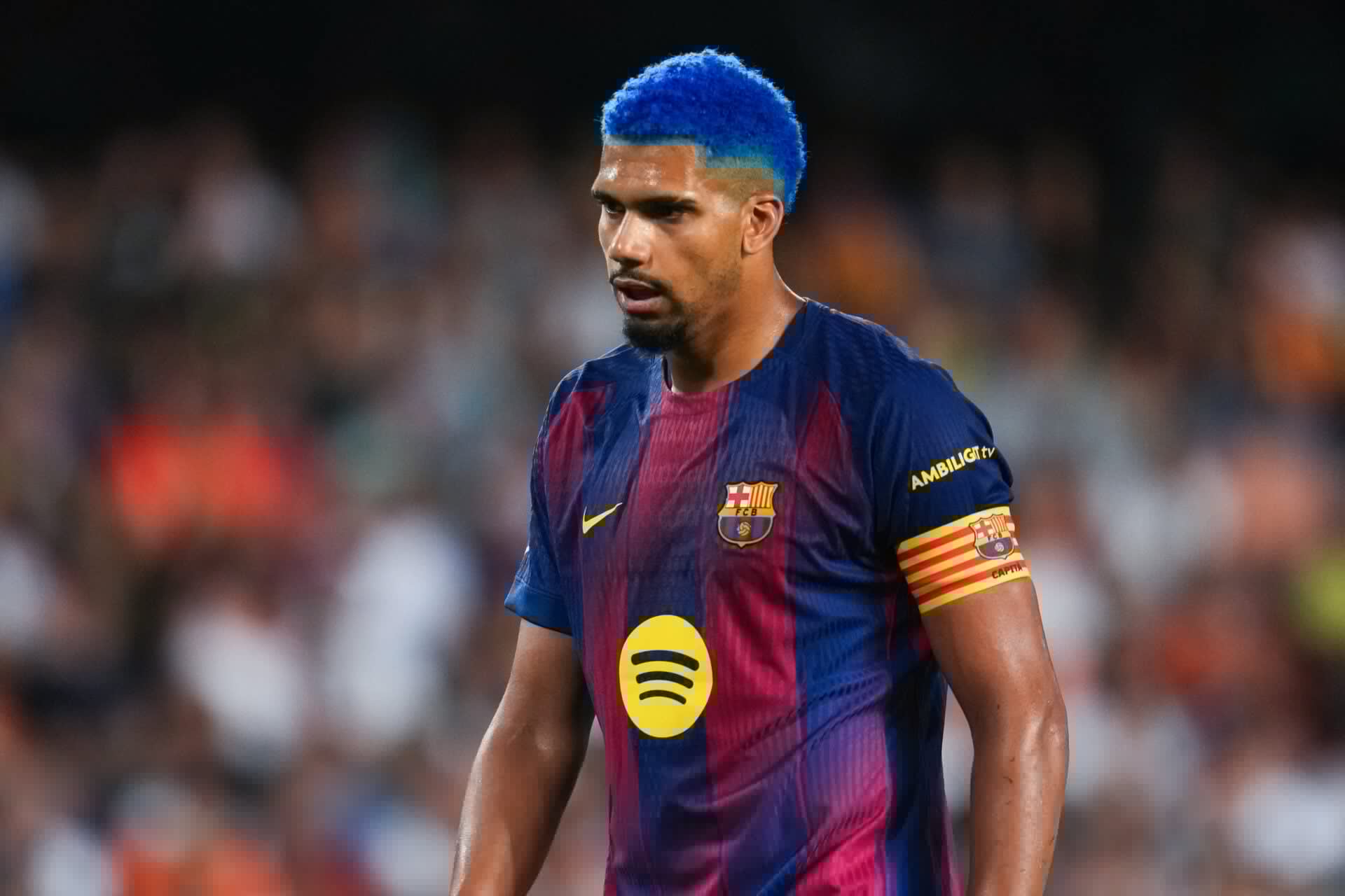 Ronald Araujo has already revealed his feelings about Liverpool captain Virgil van Dijk