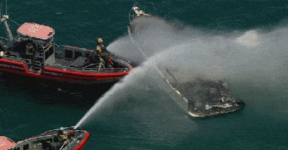 Man escapes injury after major boat fire on Victoria's Port Phillip Bay