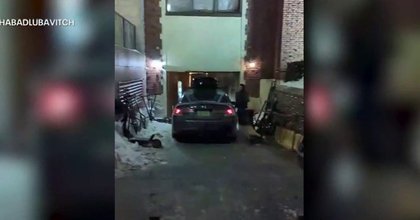 Car slams into Chabad Lubavitch Headquarters in Brooklyn, according to NYPD